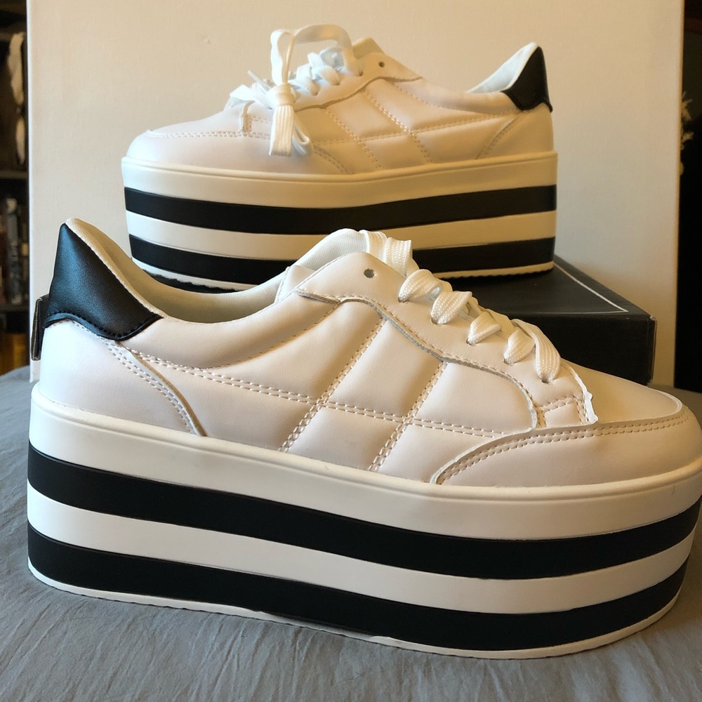 Icy Stay Elevated Platform Sneakers